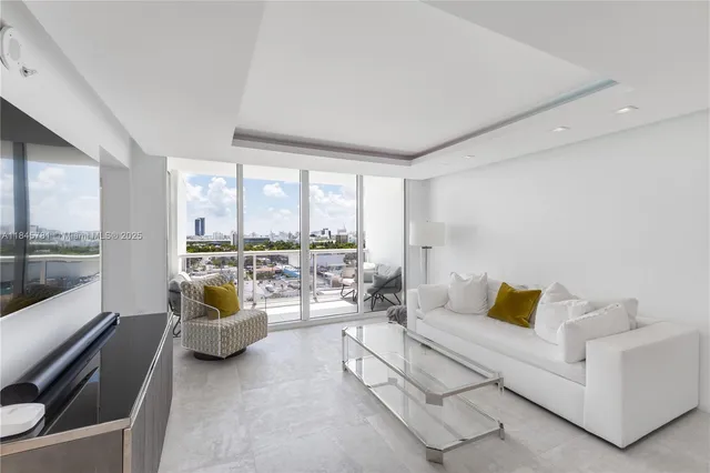 $1,190,000 | 1800 Sunset Harbour Drive, Unit 1515, Miami Beach, FL 33139