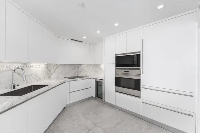 $1,190,000 | 1800 Sunset Harbour Drive, Unit 1515, Miami Beach, FL 33139