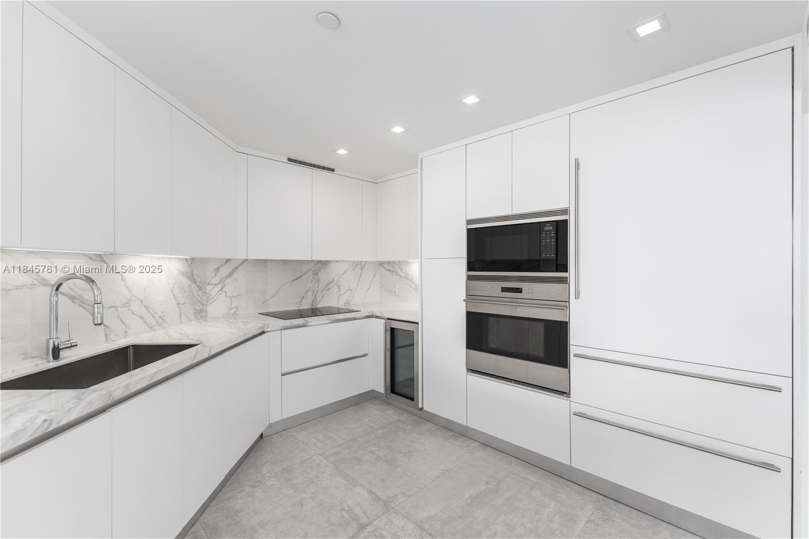 1800 Sunset Harbour Drive, Unit 1515 Miami Beach, FL 33139 - Photo 21 of 33