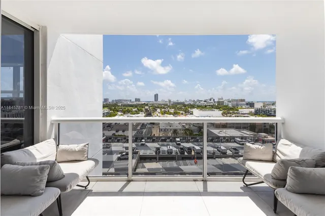 $1,190,000 | 1800 Sunset Harbour Drive, Unit 1515, Miami Beach, FL 33139