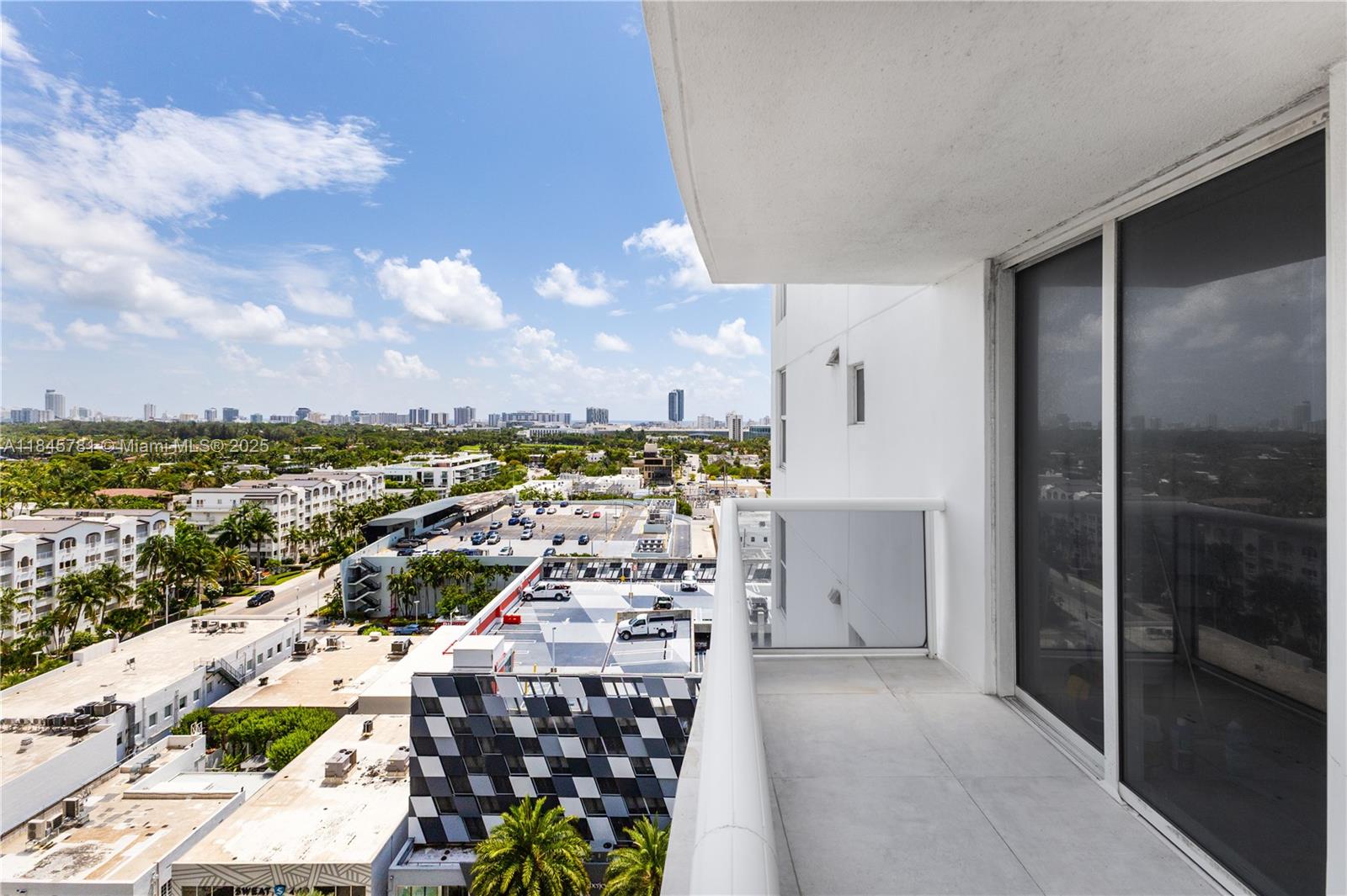 1800 Sunset Harbour Drive, Unit 1515 Miami Beach, FL 33139 - Photo 27 of 33
