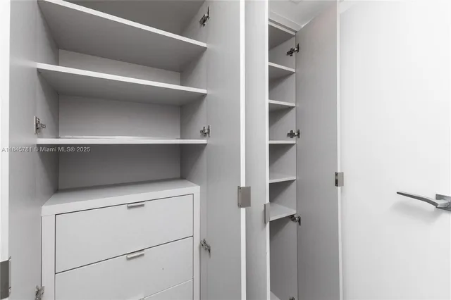 $1,190,000 | 1800 Sunset Harbour Drive, Unit 1515, Miami Beach, FL 33139