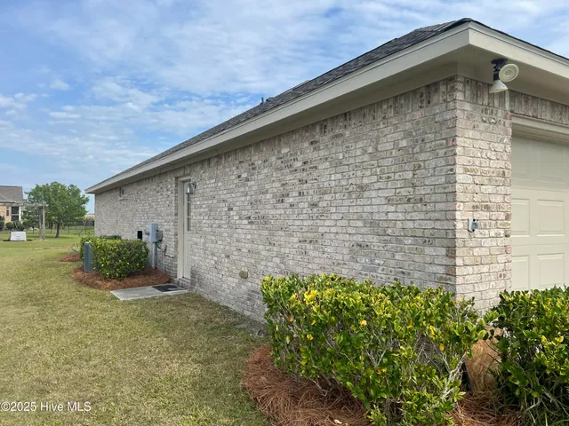 $425,000 | 607 Castle Bay Drive, Hampstead, NC 28443