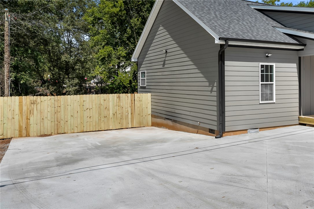 600 Rogers Street Anderson, SC 29625 - Photo 22 of 23 Parking Pad