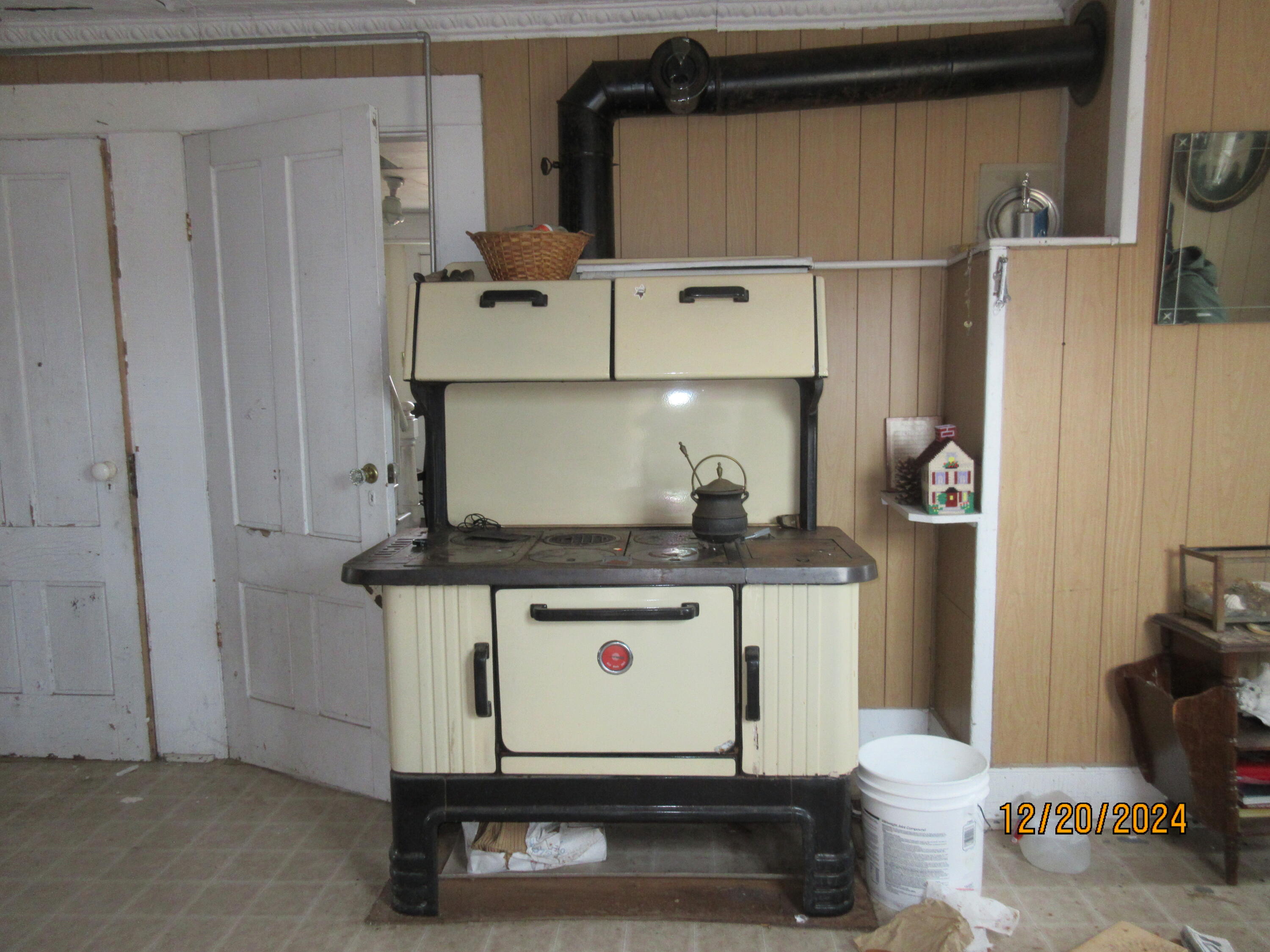 870 Mason Bay Road Jonesport, ME 04649 - Photo 11 of 20 Kerosene Stove