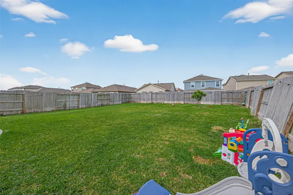 $2,500 | 15627 Tawny Stark Drive, Houston, TX 77044