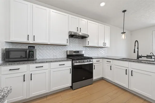 $2,500 | 15627 Tawny Stark Drive, Houston, TX 77044