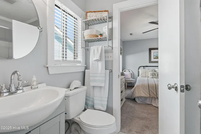 $928,000 | 122 Sanford Street, Holden Beach, NC 28462