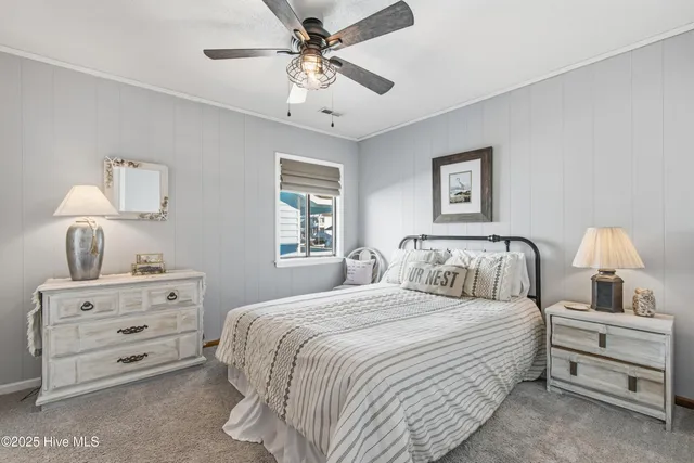 $928,000 | 122 Sanford Street, Holden Beach, NC 28462