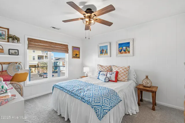 $928,000 | 122 Sanford Street, Holden Beach, NC 28462