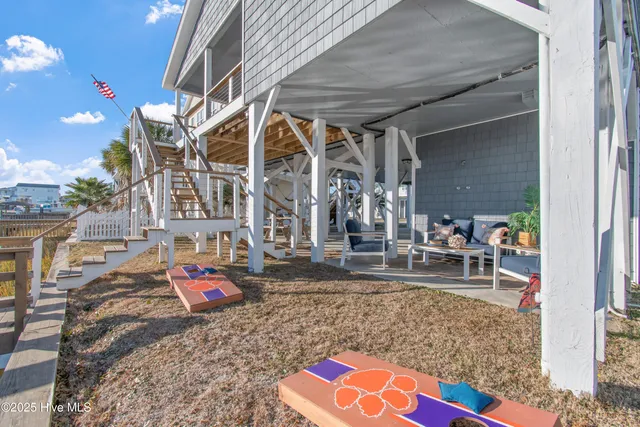 $928,000 | 122 Sanford Street, Holden Beach, NC 28462