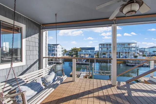 $928,000 | 122 Sanford Street, Holden Beach, NC 28462