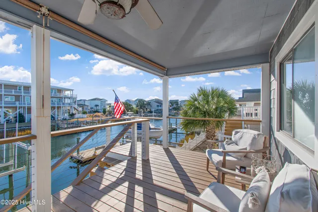 $928,000 | 122 Sanford Street, Holden Beach, NC 28462