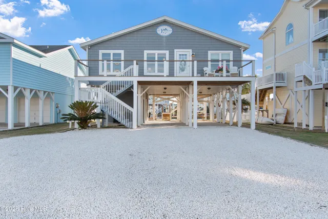 $928,000 | 122 Sanford Street, Holden Beach, NC 28462
