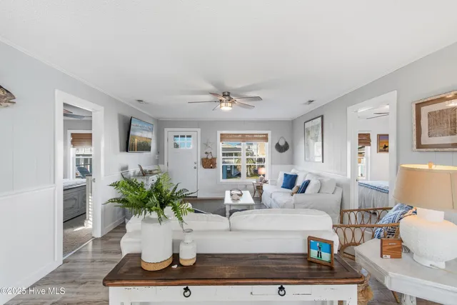 $928,000 | 122 Sanford Street, Holden Beach, NC 28462