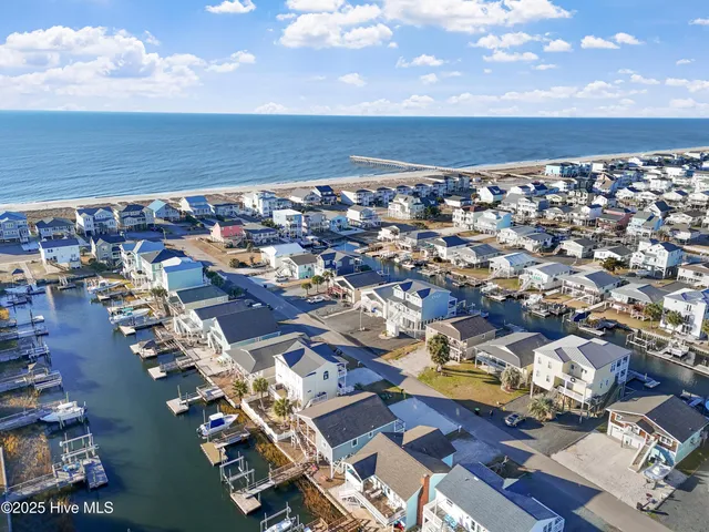 $928,000 | 122 Sanford Street, Holden Beach, NC 28462