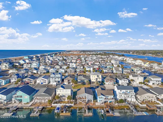 $928,000 | 122 Sanford Street, Holden Beach, NC 28462