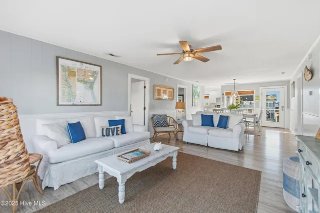 $928,000 | 122 Sanford Street, Holden Beach, NC 28462