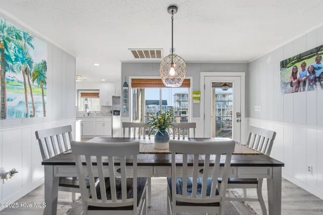 $928,000 | 122 Sanford Street, Holden Beach, NC 28462