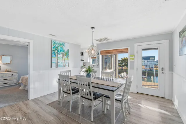 $928,000 | 122 Sanford Street, Holden Beach, NC 28462