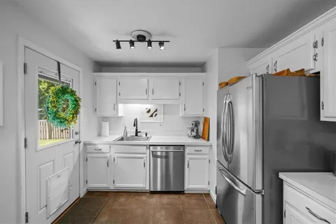 $335,000 | 7725 Colonial Drive, Prairie Village, KS 66208