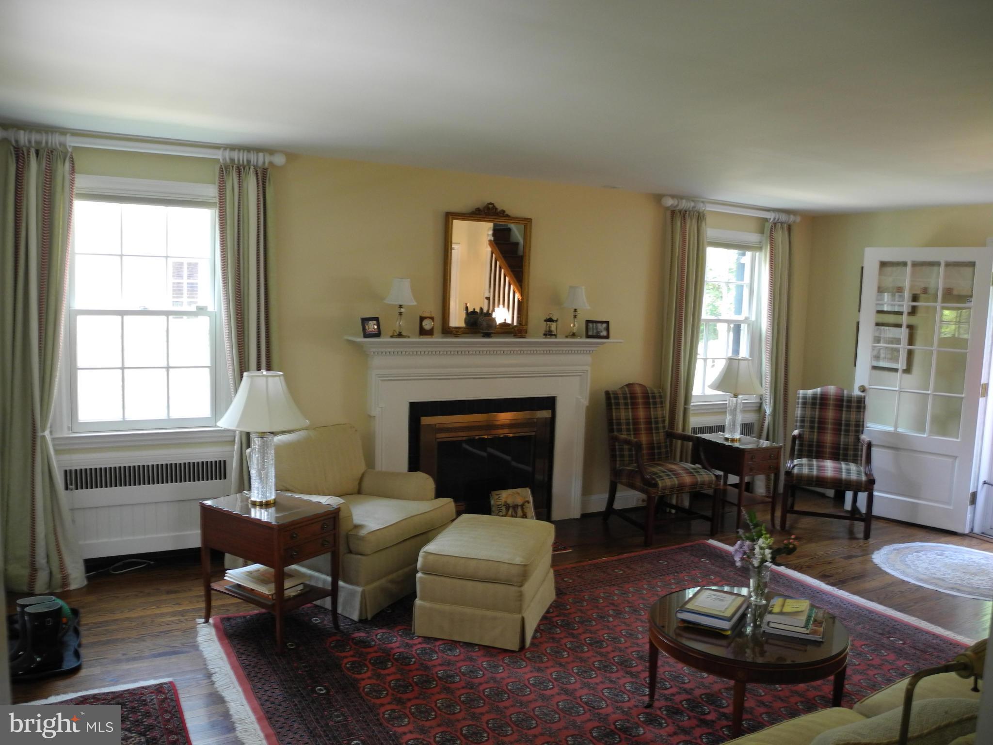 5710 Kenmore Road Baltimore, MD 21210 - Photo 13 of 30 Living Room