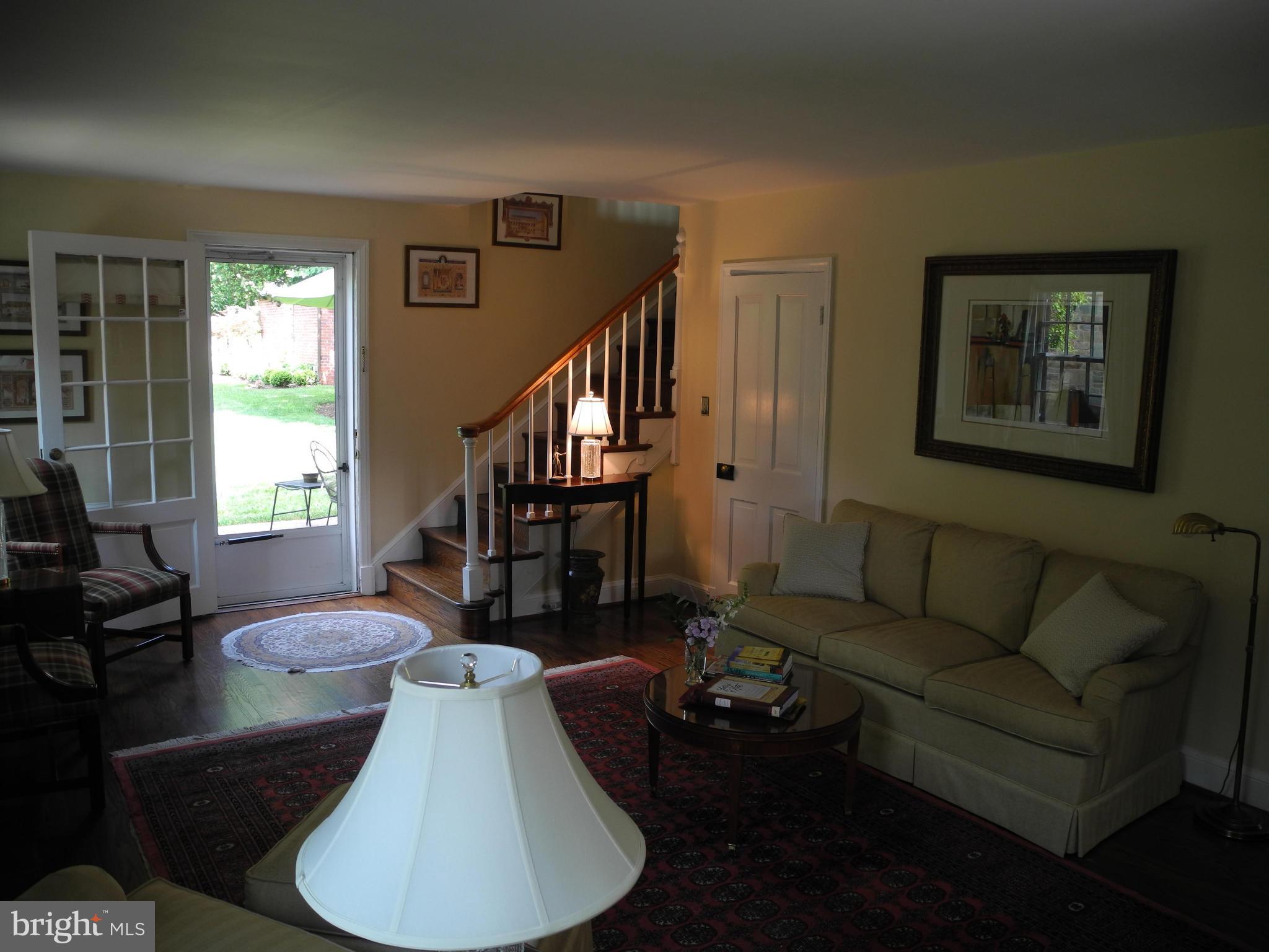 5710 Kenmore Road Baltimore, MD 21210 - Photo 16 of 30 Living Room