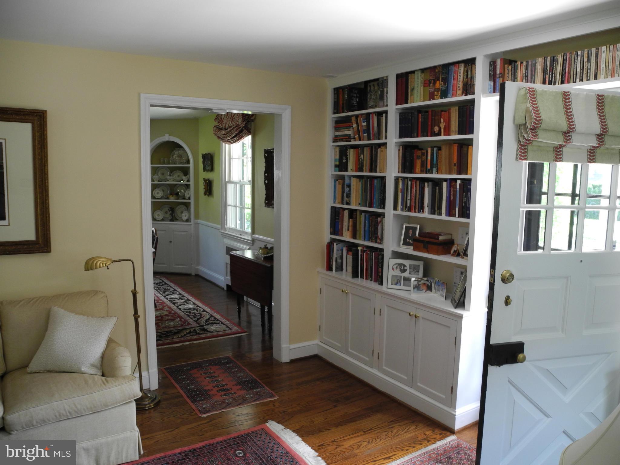5710 Kenmore Road Baltimore, MD 21210 - Photo 29 of 30 Living Room