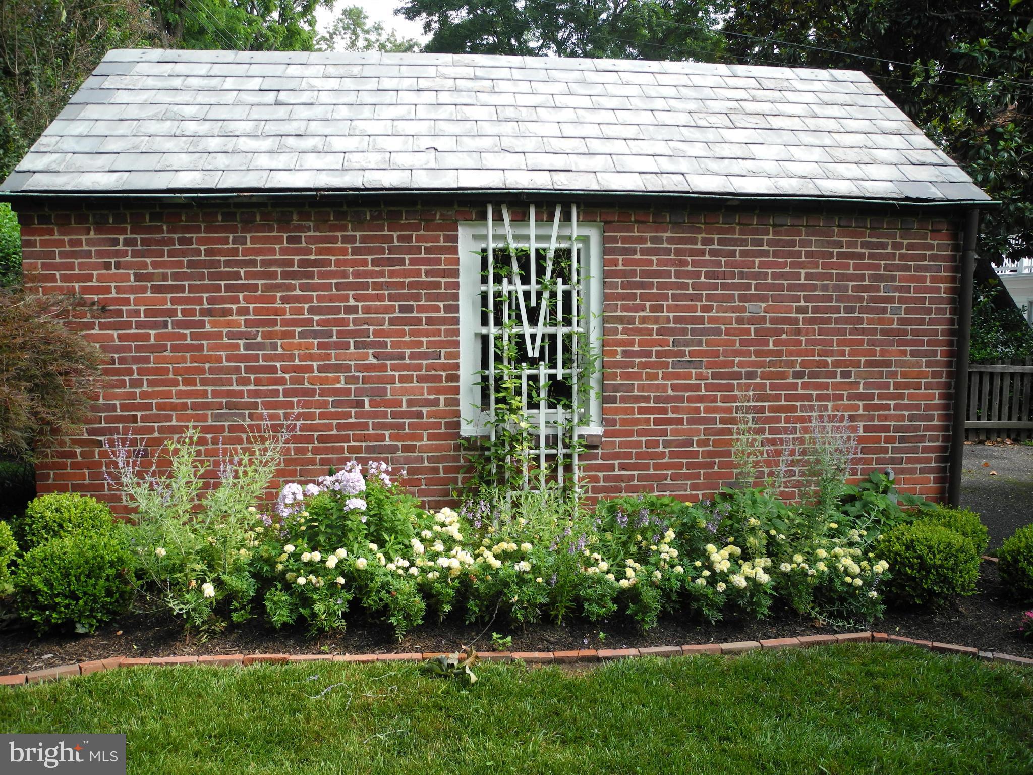 5710 Kenmore Road Baltimore, MD 21210 - Photo 5 of 30 Exterior (Rear)