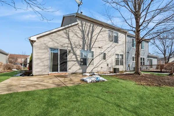 $2,850 | 1317 Spalding Drive, Mundelein, IL 60060