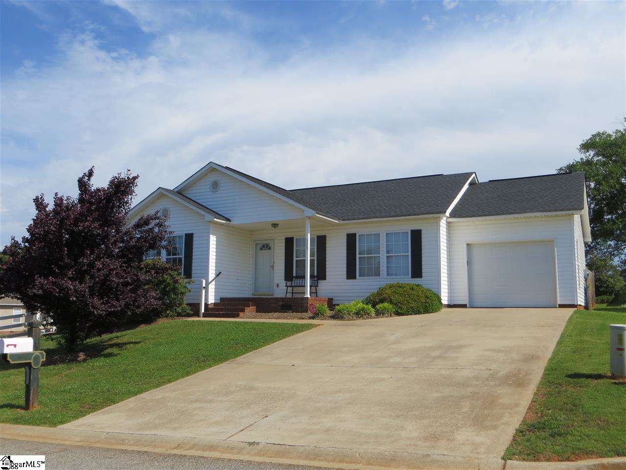 305 Split Oak Lane Inman, SC 29349 - Photo 1 of 1