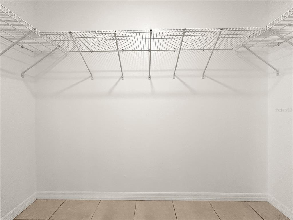 1610 Harbor Way Bartow, FL 33830 - Photo 13 of 25 close up of a white marble wall