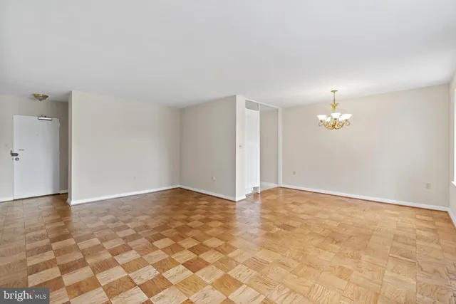 $2,000 | 3000 Spout Run Parkway, Unit A206, Arlington, VA 22201