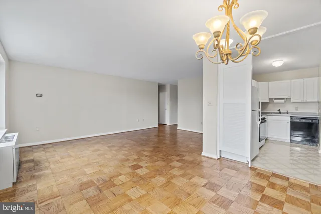 $2,000 | 3000 Spout Run Parkway, Unit A206, Arlington, VA 22201