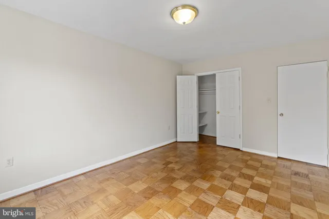 $2,000 | 3000 Spout Run Parkway, Unit A206, Arlington, VA 22201