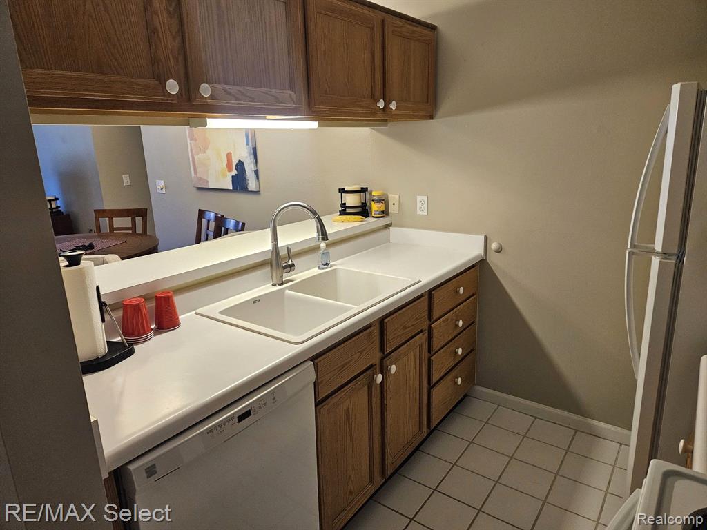12331 St Andrews Way Fenton, MI 48430 - Photo 6 of 13 Gallery Image 6