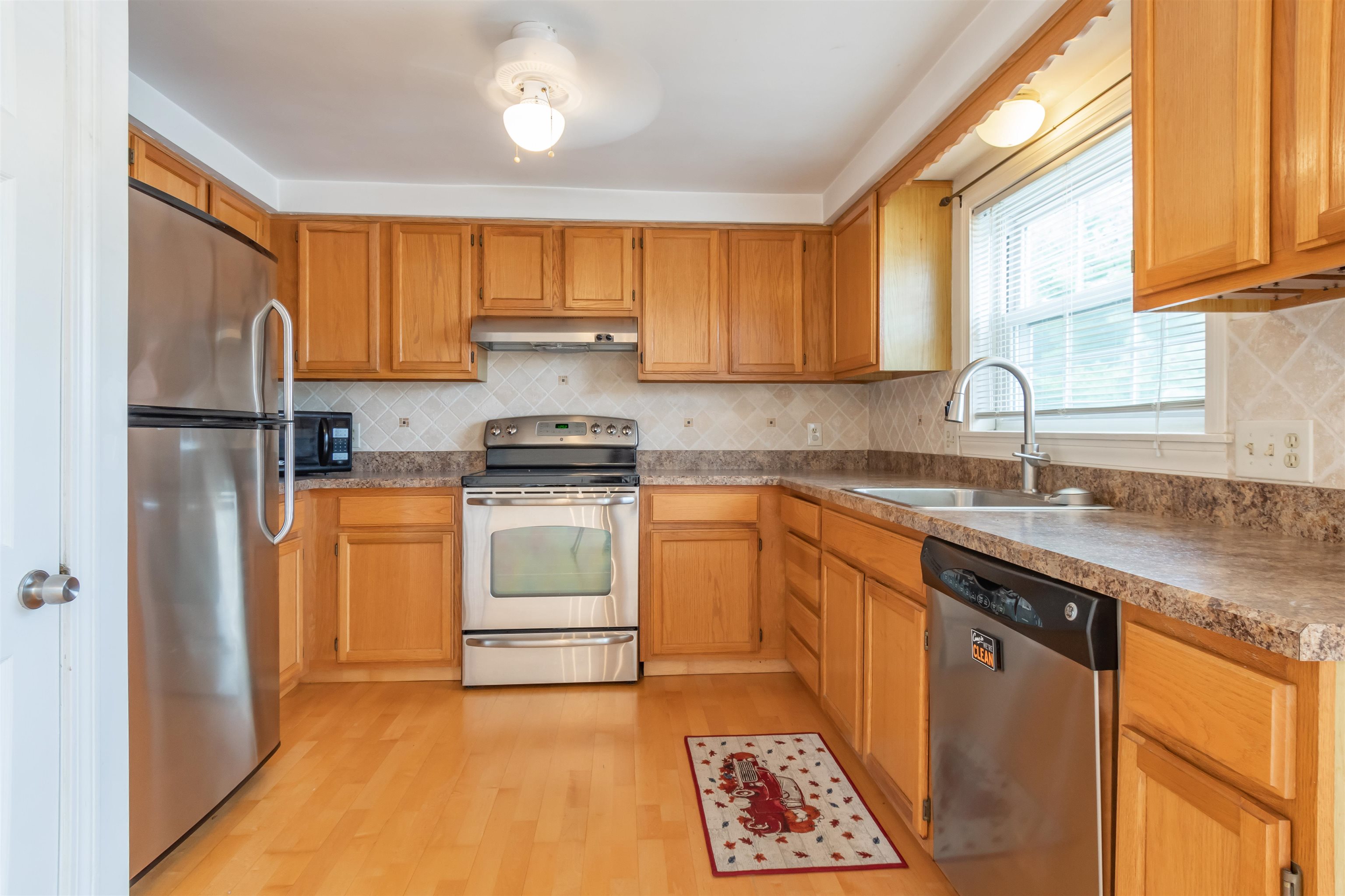 3 East Ridge Road Merrimack, NH 03054 - Photo 1 of 17