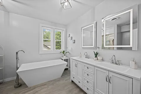 $779,000 | 331 East Russell Street, Barrington, IL 60010