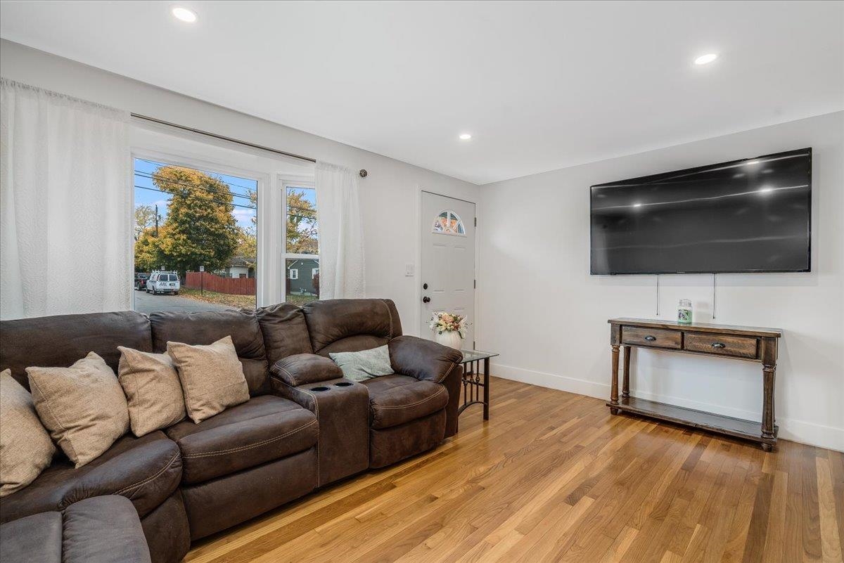 371 Weston Road Manchester, NH 03103 - Photo 5 of 41