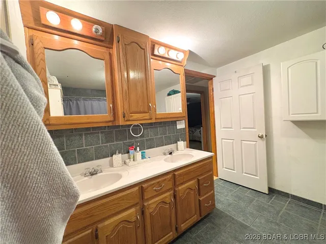 $270,000 | 36798 Highway 133, Meta, MO 65058