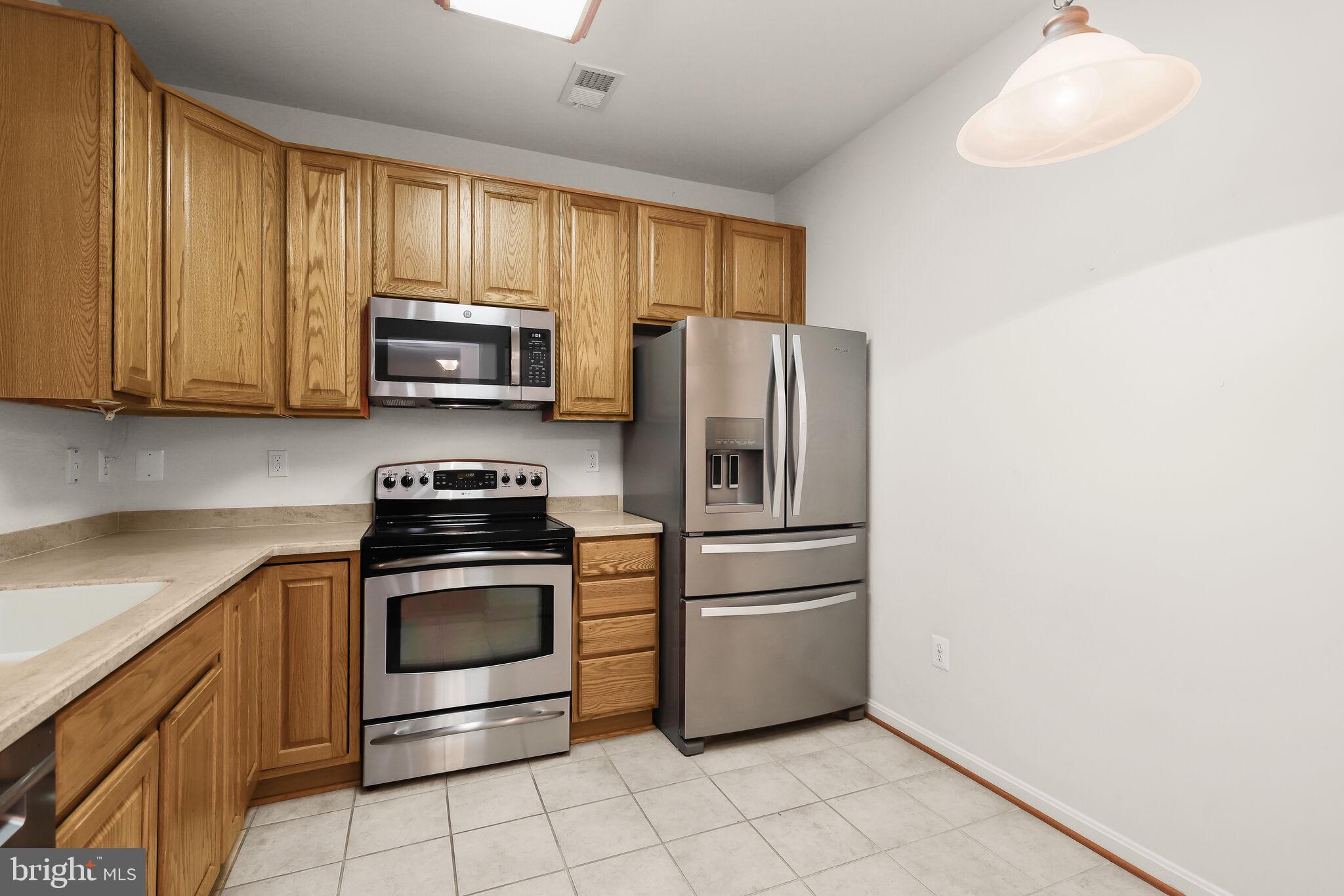 7315 Brookview Road, Unit 104 Elkridge, MD 21075 - Photo 14 of 48 Kitchen