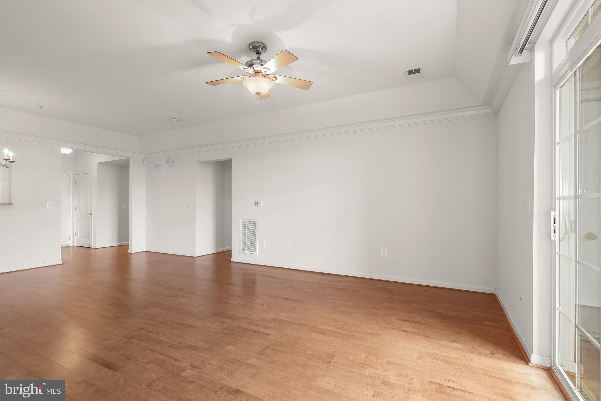 7315 Brookview Road, Unit 104 Elkridge, MD 21075 - Photo 20 of 48 Living & dining areas