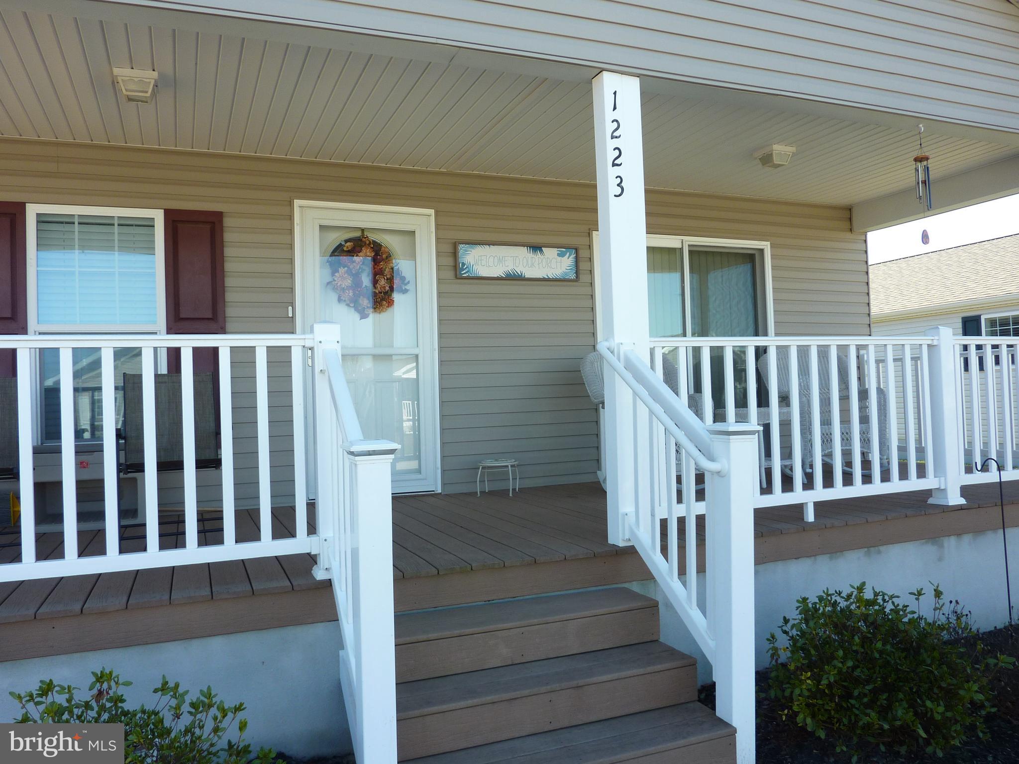 1223 Media Road Smyrna, DE 19977 - Photo 2 of 41 Front Porch- Composite