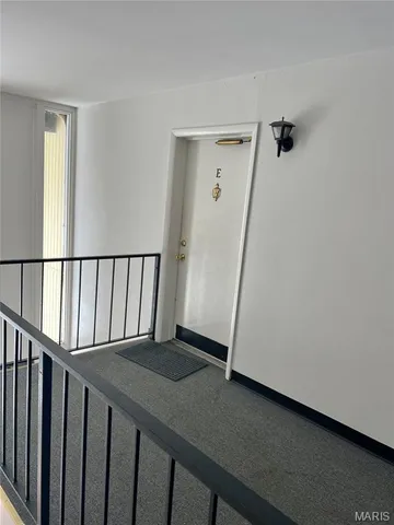 $73,000 | 7601 Hazelcrest Drive, Unit E, Hazelwood, MO 63042