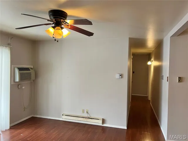 $73,000 | 7601 Hazelcrest Drive, Unit E, Hazelwood, MO 63042