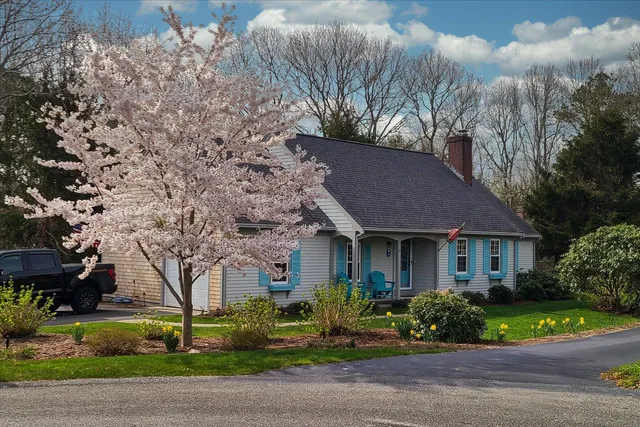 $869,900 | 9 Washburn Place, East Dennis, MA 02660