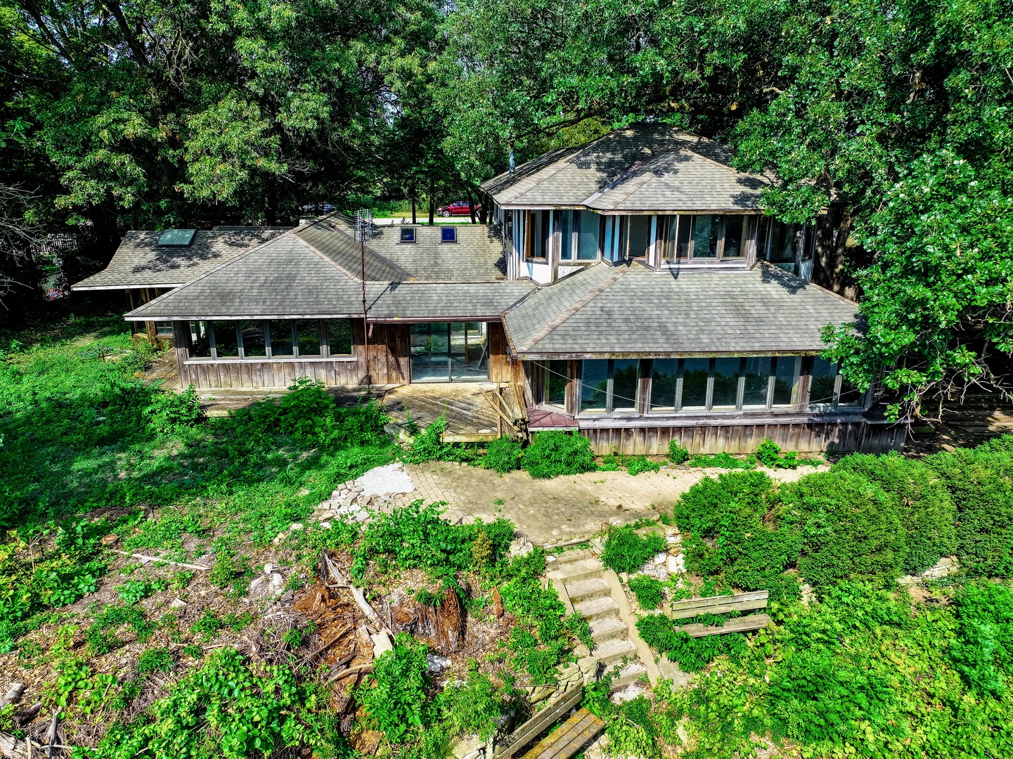 2351 River Road Kankakee, IL 60901 - Photo 118 of 122 a view of a house with a big yard and large trees