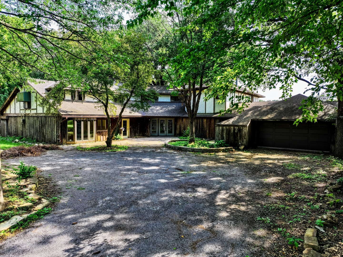 2351 River Road Kankakee, IL 60901 - Photo 122 of 122 a view of a house with yard and a large tree