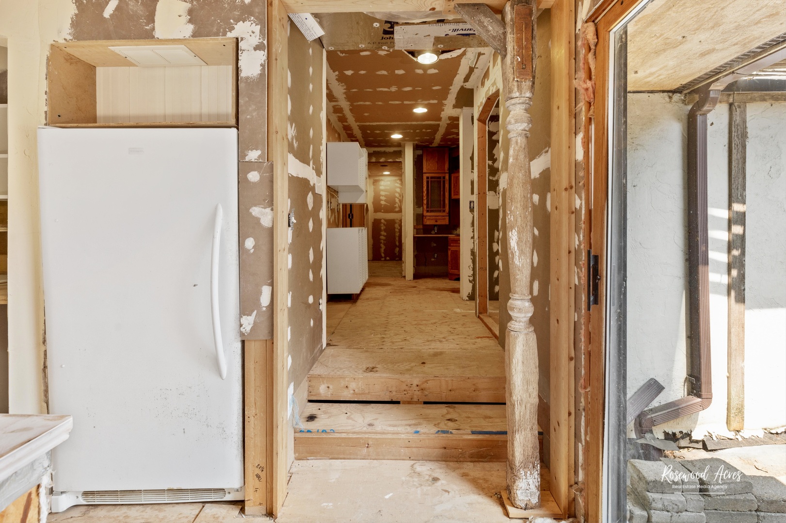 2351 River Road Kankakee, IL 60901 - Photo 36 of 122 a view of a entryway