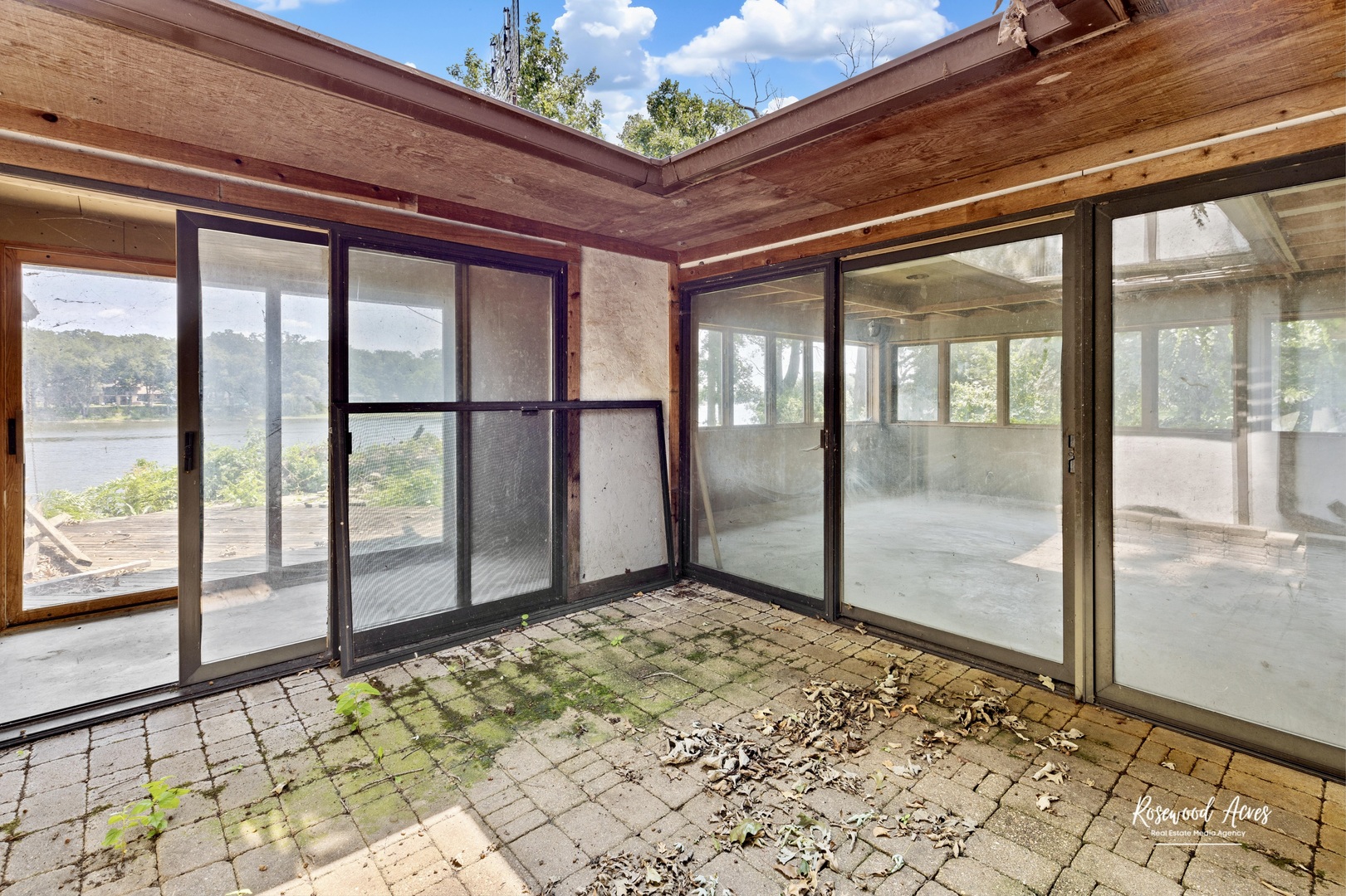 2351 River Road Kankakee, IL 60901 - Photo 49 of 122 a view of a hallway